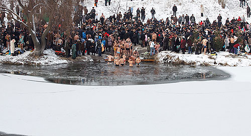 Сумчане испытывали целебные свойства крещенской воды