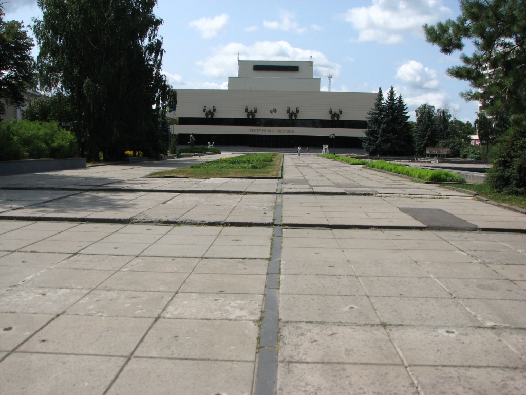 Под Театральной площадью отремонтируют теплотрассу